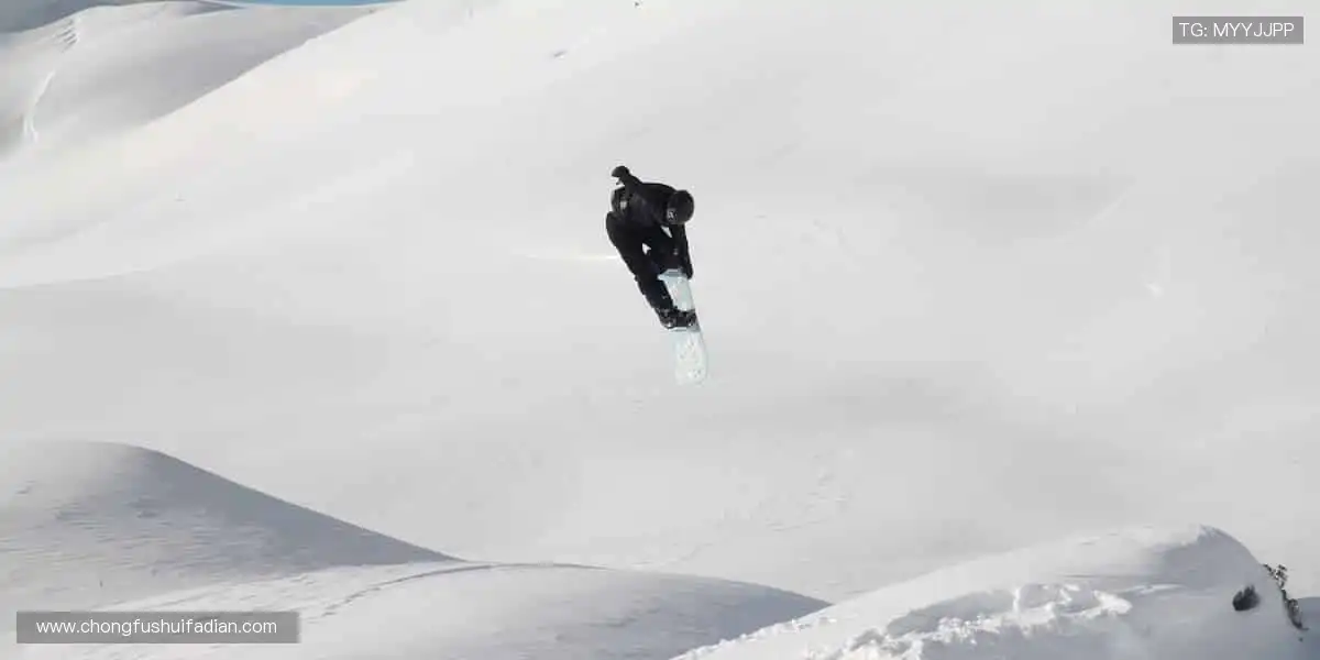 潮流周边，不止于看，更要亲身感受！🎯👕